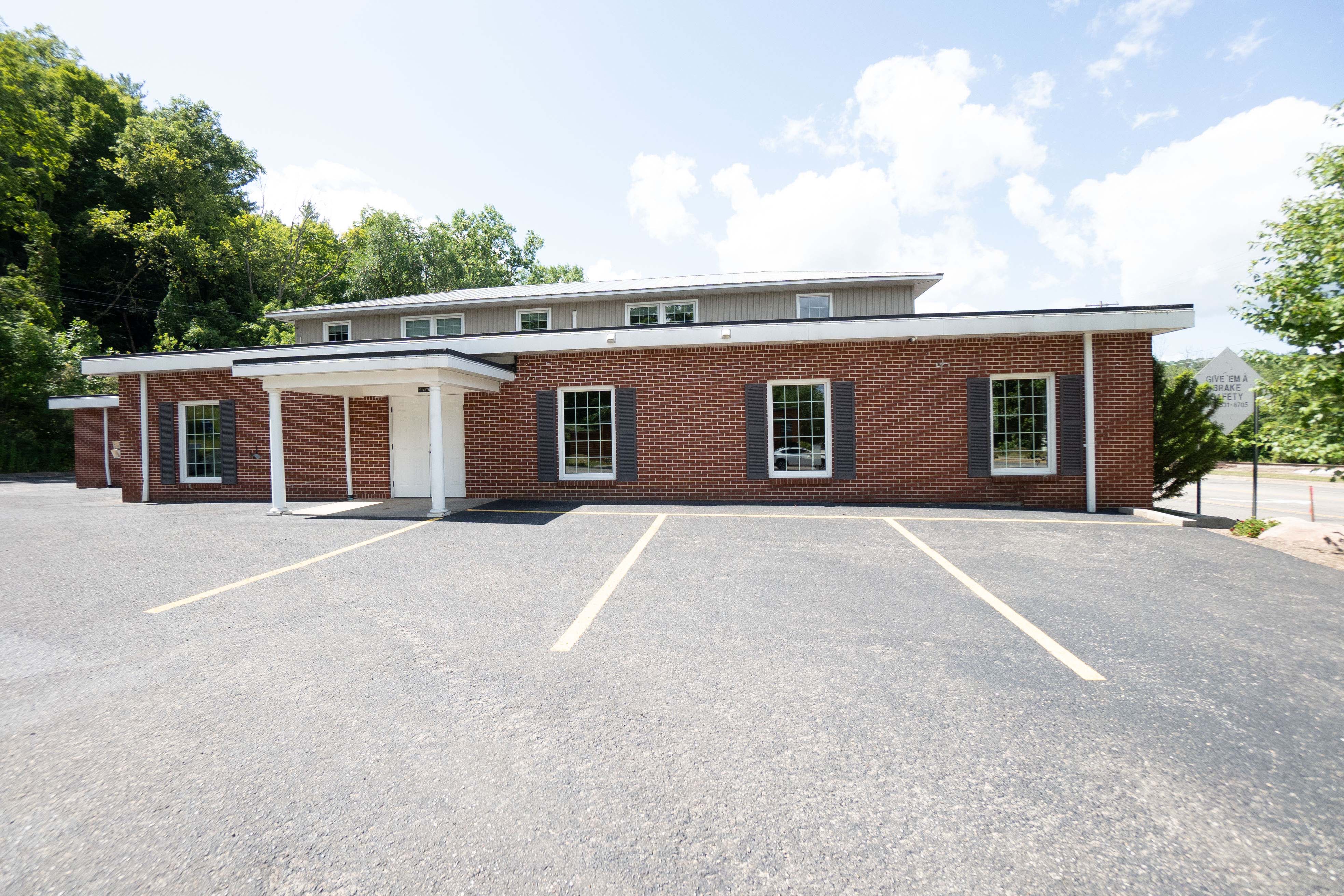 Facilities Plaisier Funeral Homes / PlaisierPoortenga...